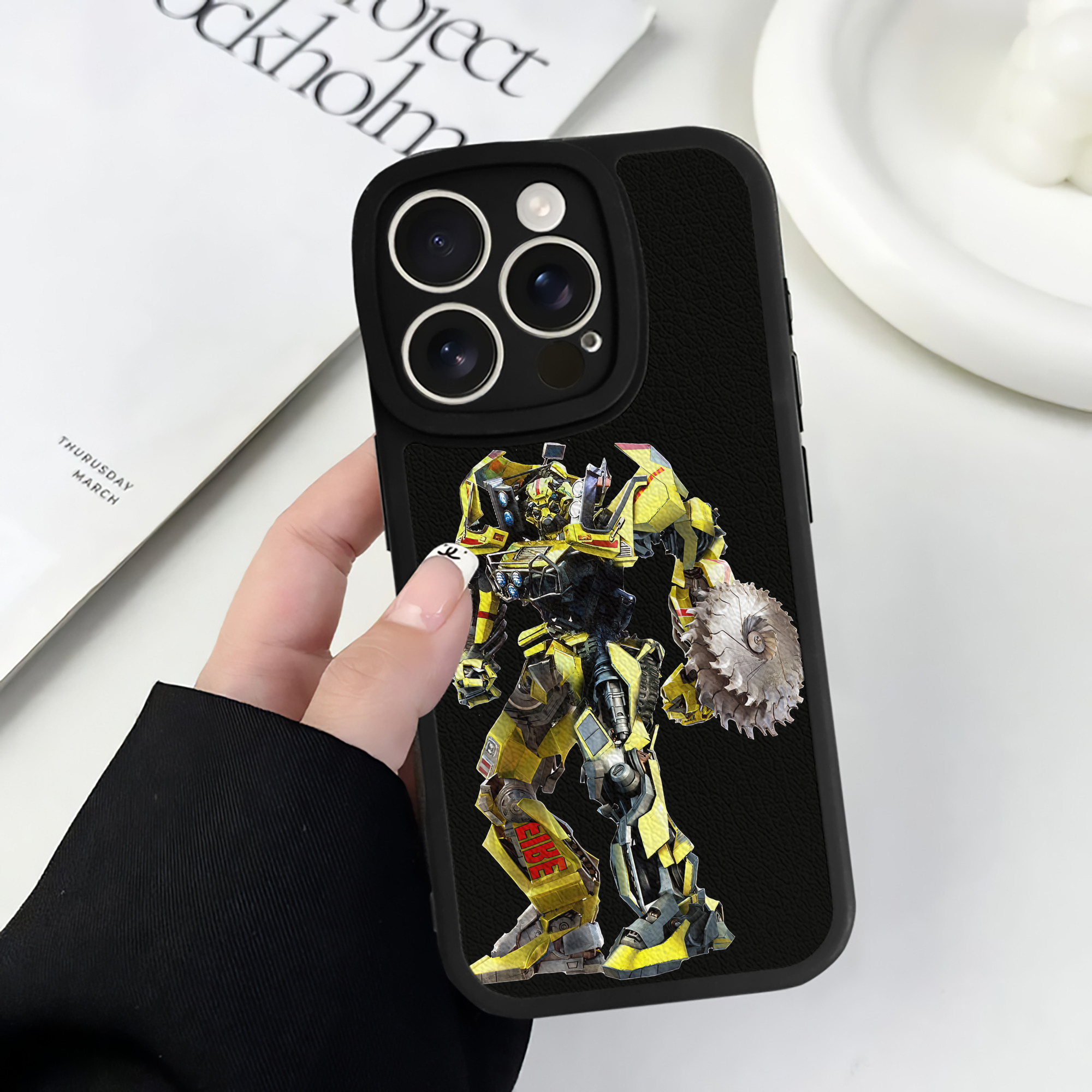 （画像用） Transformers トランスフォーマー 【iPhone 16シリーズ対応】シリコンスマホケース（レザー調） 材質：シリコン
